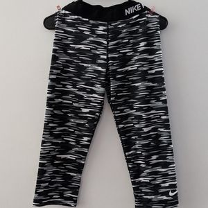 Nike Pro Fri Fit Active wear Capri Leggings
